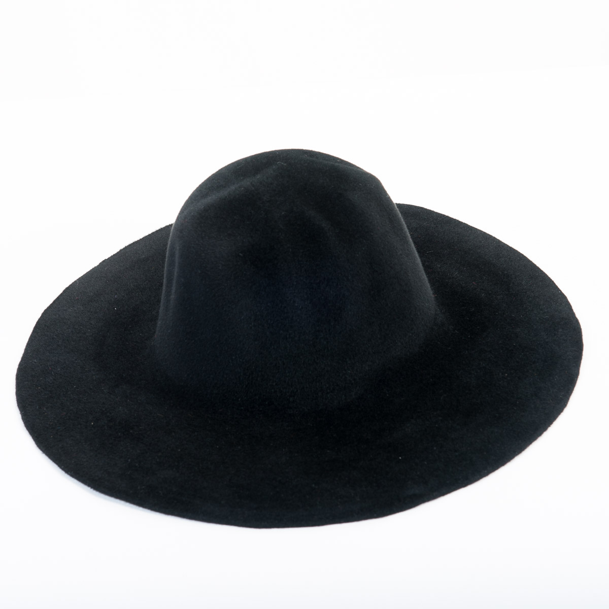 capeline hat