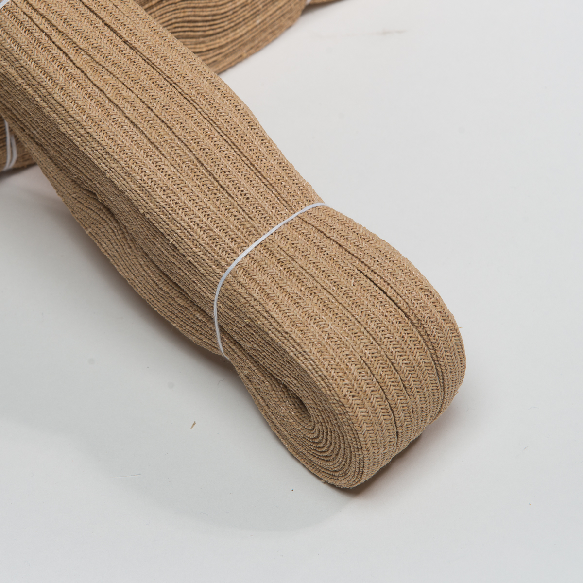 AD8808-027PC Apple Cinnamon 5-6 mm Raffia Poly Straw Braid 144 YD