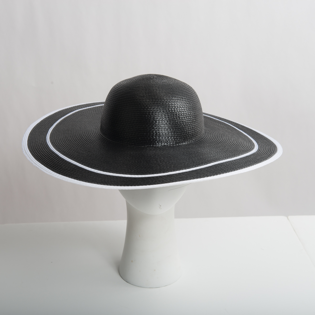 Black and White Wide Brim Beach Hat Cancer Black and White Wide Brim Percher. Hats for Men & Women main image 4