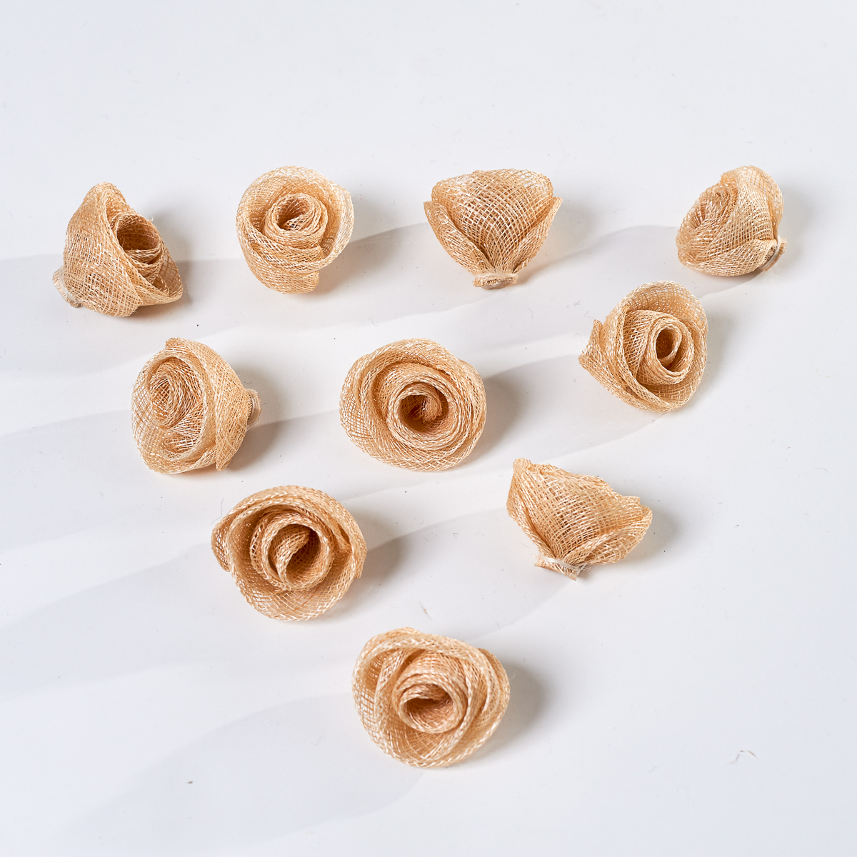 SD30-NAT ROSE Sinamay Rose Trims -10 PC