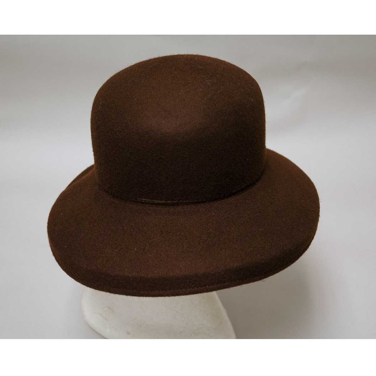 Brown Round Crown Fedora Hat Wide Sloping Up Brim Up Brim Round