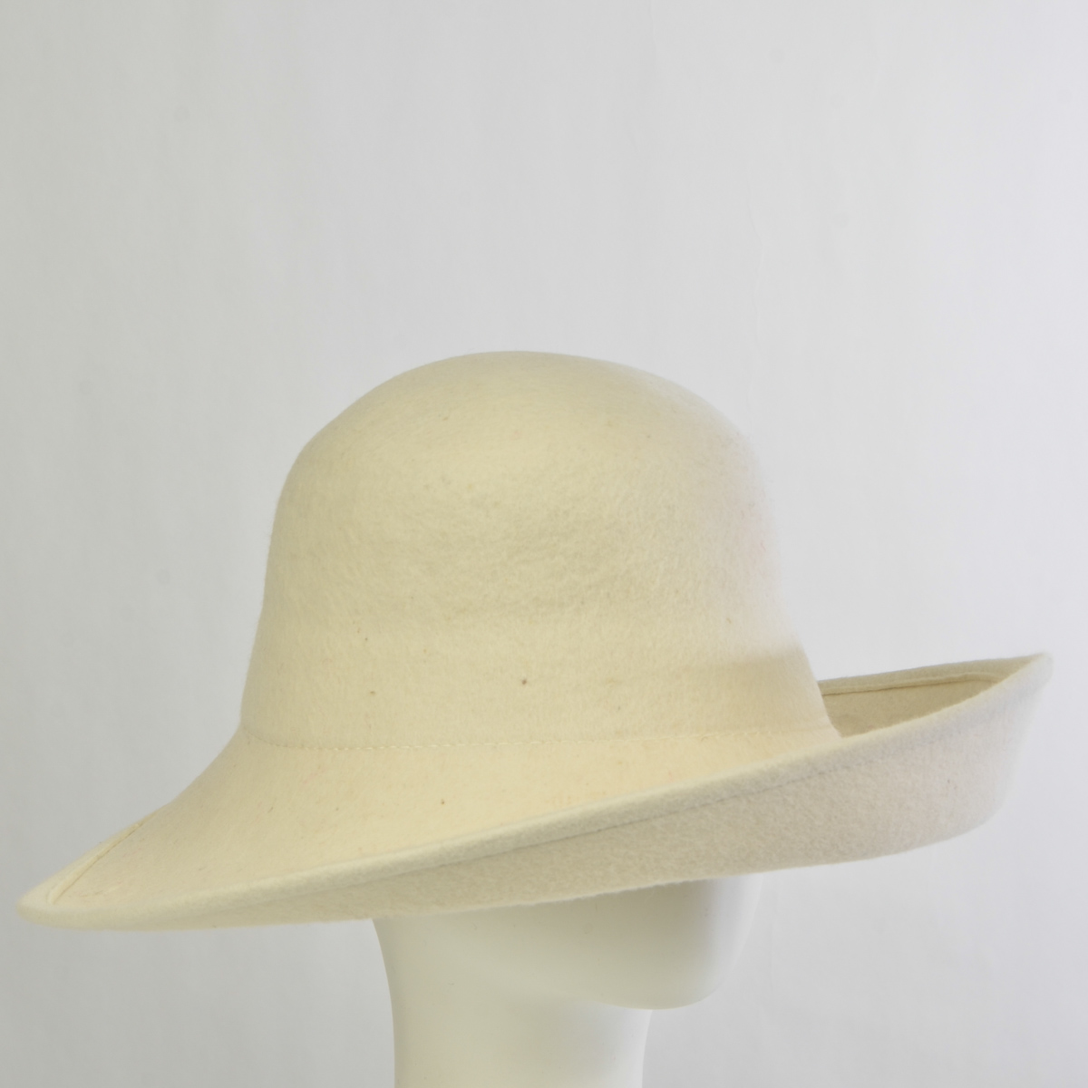 Ivory Front Up Brim Felt Plain Hats-W7004-IVORY- Sun Yorkos Ivory Front Up Brim Felt Plain Hats-W7004-IVORY- Sun Yorkos