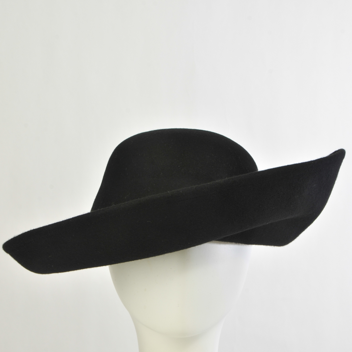 Black Wide Sloping Up Brim Up Brim 